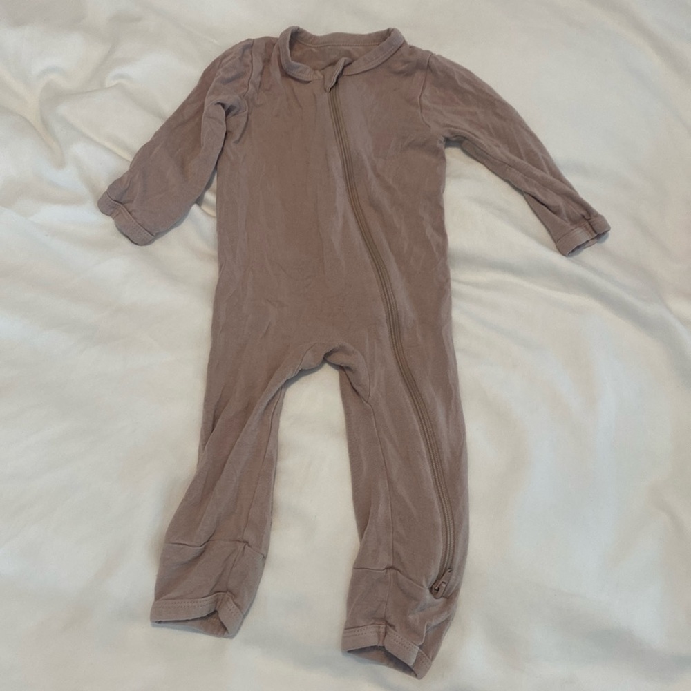 Kyte Baby zippered footless onesie in size 3-6 months